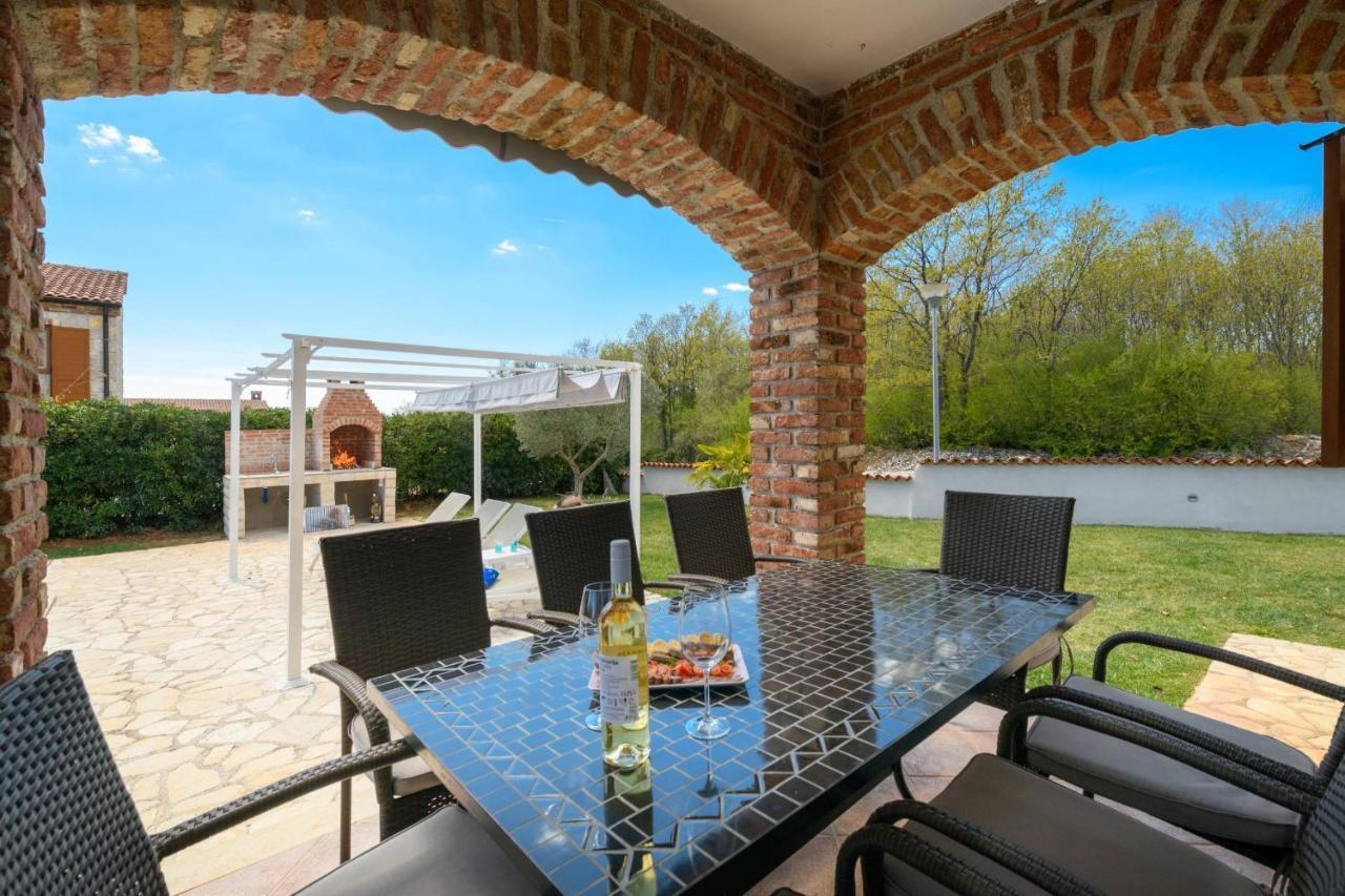 Paradis Villa Stone Queen With Heated Pool Butkovići Exteriör bild