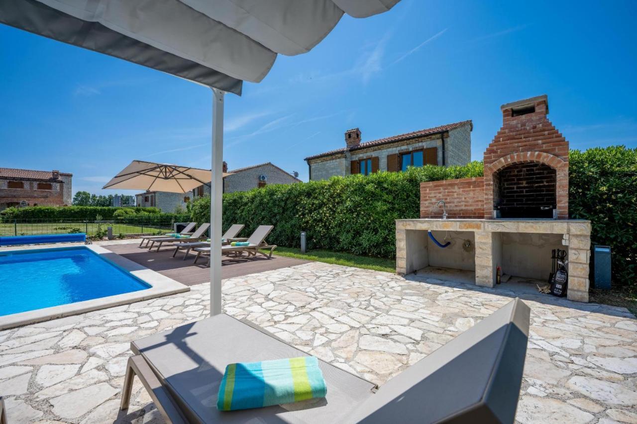 Paradis Villa Stone Queen With Heated Pool Butkovići Exteriör bild